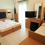 Captain's House Hotell 2*